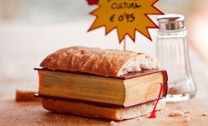 Bocadillo de Cultura, 0´95 euros.